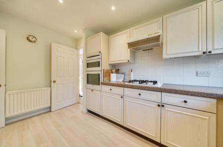 1423987-12-69aa73...