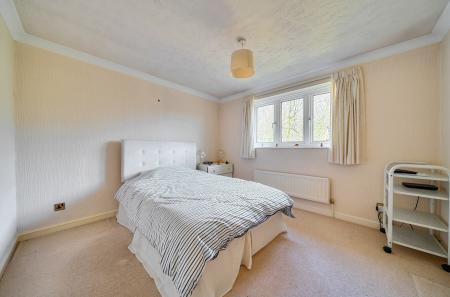 1423987-2-69aa716...