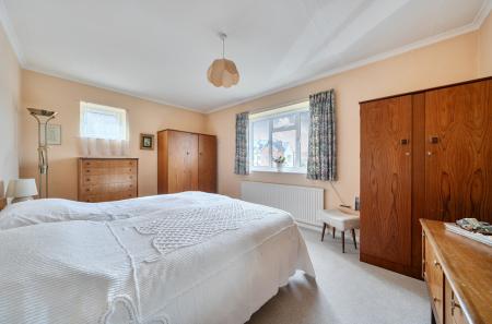 1426198-3-69b8072...