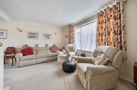 1426198-7-69b8075...