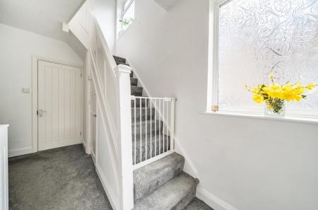 1433171-5-69c3d28...