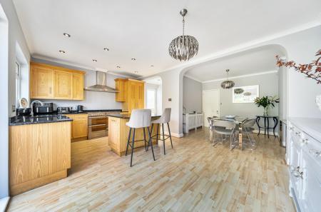 1433171-13-69c3d2...