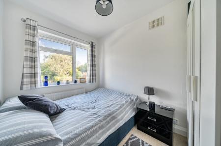 1433171-4-69c3d27...