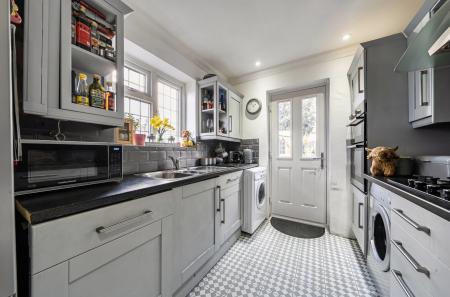 1422448-6-69b17b7...