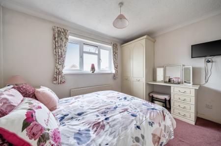 1434805-6-69c2a58...