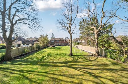 1425620-5-69bbff2...