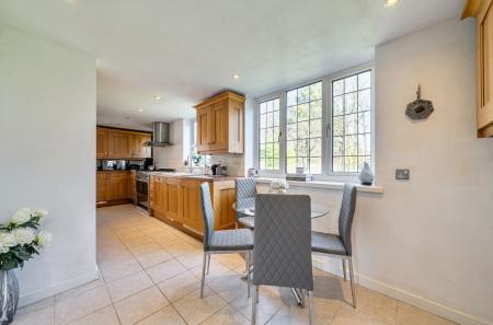 1425620-2-69bc041...