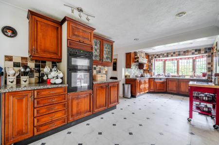 1442093-2-69dfde5...