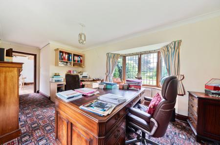 1442093-50-69dfe1...