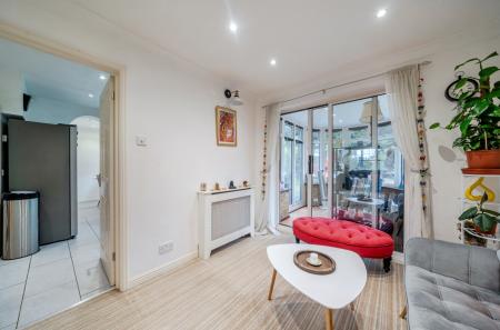 1447283-15-69e687...