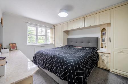 1447283-5-69e686e...