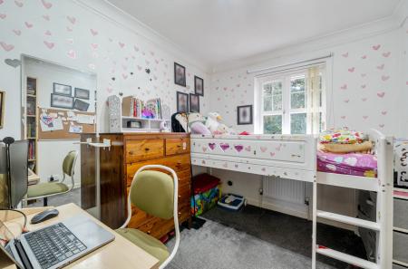 1447283-4-69e686d...