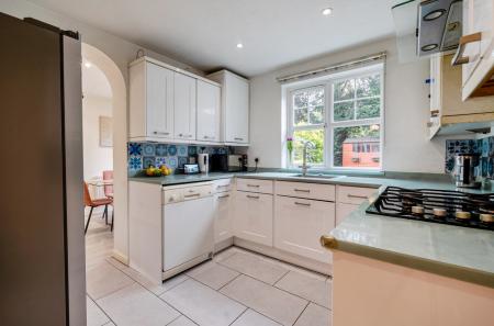 1447283-13-69e687...