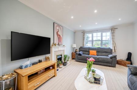 1447283-16-69e687...