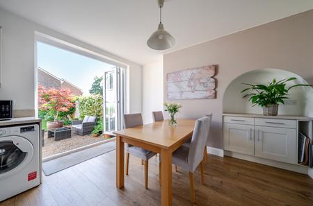 1471306-12-6a3ba2...