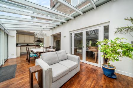 1446527-9-69e64ad...