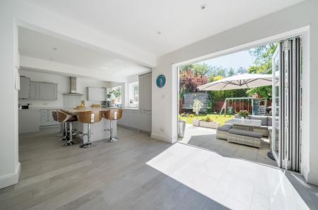 22-681dfc24aa652-...