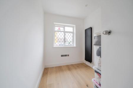 1364132-12-68e653...