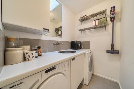 1388590-23-694310...