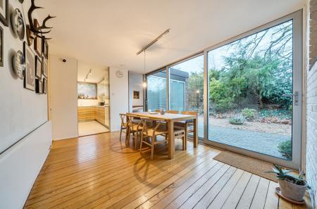 1388590-19-694310...