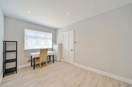 17-682322a02d048-...