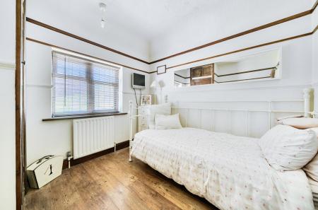 1290380-37-682731...