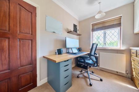 1290108-36-68271f...