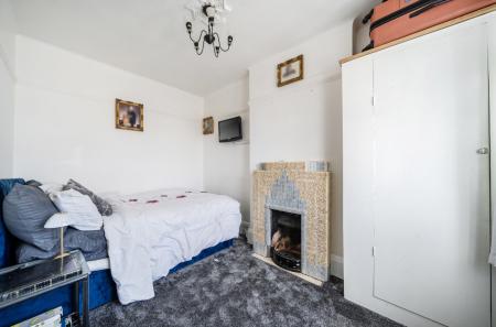 1425326-1-69aee95...