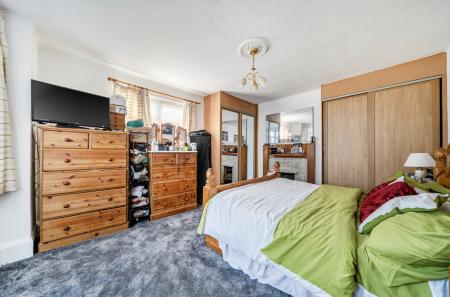 1425326-2-69aee96...