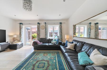 1306065-8-685422b...