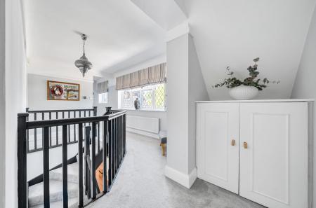 1320235-7-6872083...