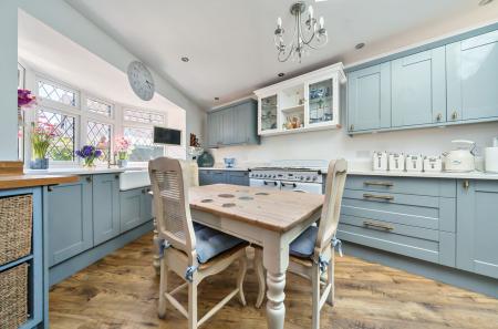 1324340-19-686fed...