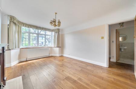 1348368-4-68b97d0...