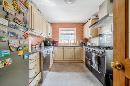 1339823-9-689b59d...