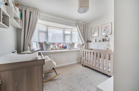 1353117-5-68c410f...