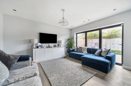 1353117-10-68c411...