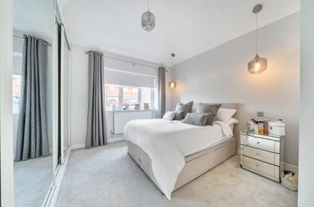 1353117-7-68c4110...