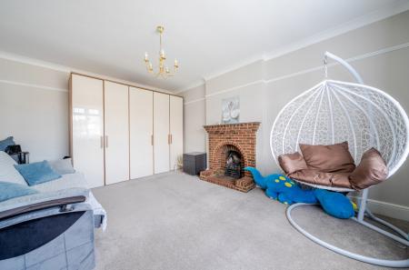 1348607-3-68c89bc...