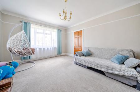 1348607-5-68c89be...