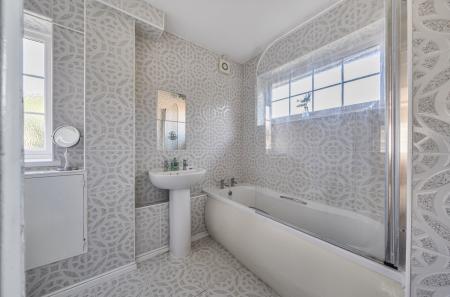 1349997-12-68cd4a...