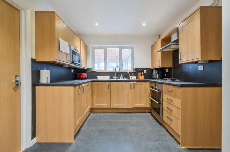 1375143-27-6909f5...