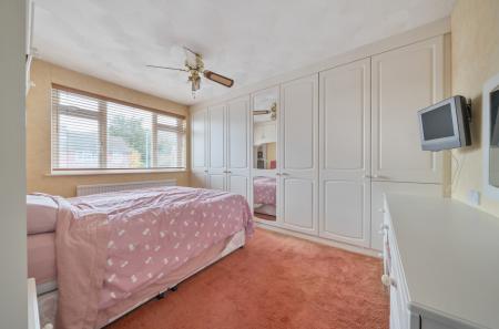 1375143-7-6909f3d...