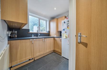 1375143-34-6909f5...