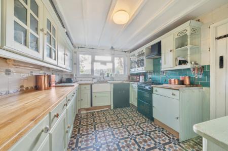 1385610-5-6929ff2...