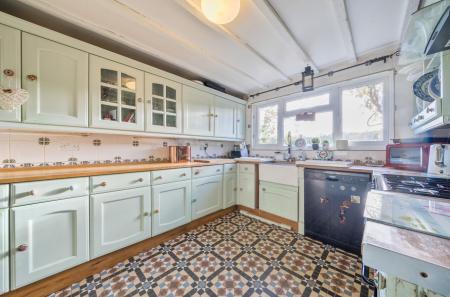 1385610-6-6929ff4...