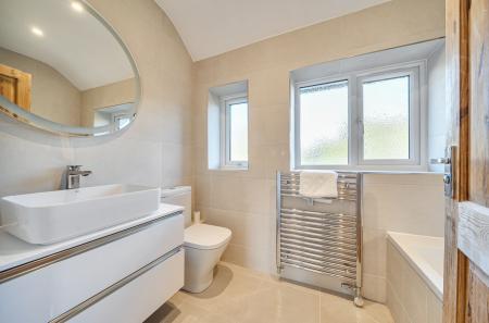 1386548-7-692ecbf...