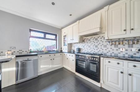 1385377-6-69302c2...