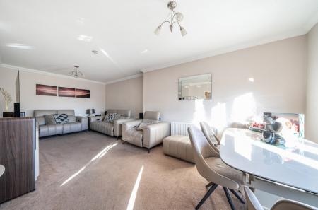 1385377-9-69302cb...