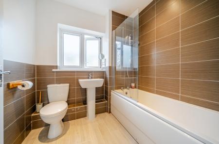 1386349-15-694282...