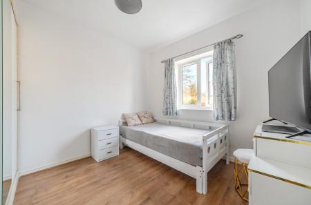 1386349-14-694282...